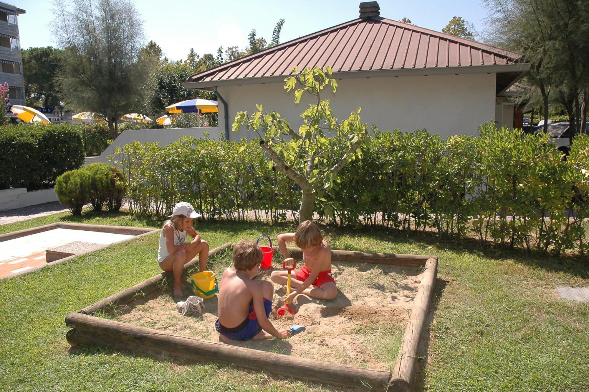Villaggio Los Nidos Lignano Sabbiadoro Kültér fotó